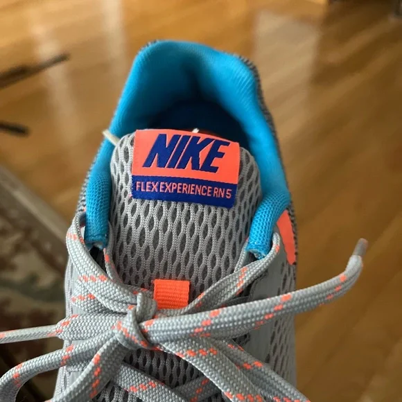 Nike Women’s Flex Experience RN5 Running Shoe - Picture 4 of 5